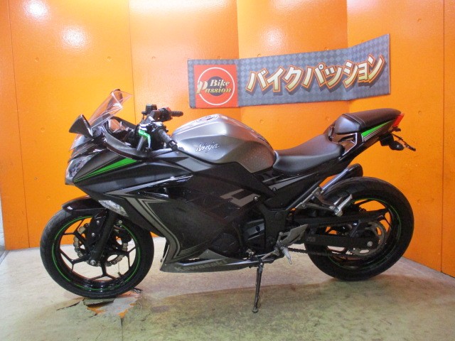 反対側もこの通り状態グッド！Ｒ周りもすっきりフェンダーレス済み！お買い得なレプリカならこれで決まり！